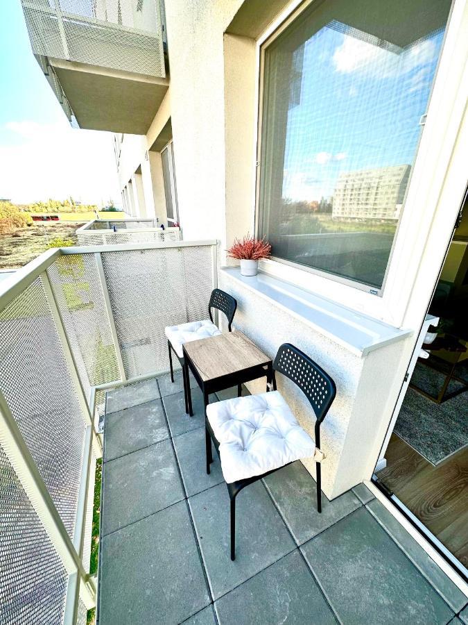 S Klimatizaciou A Balkonom Pri Letisku Bts Appartement