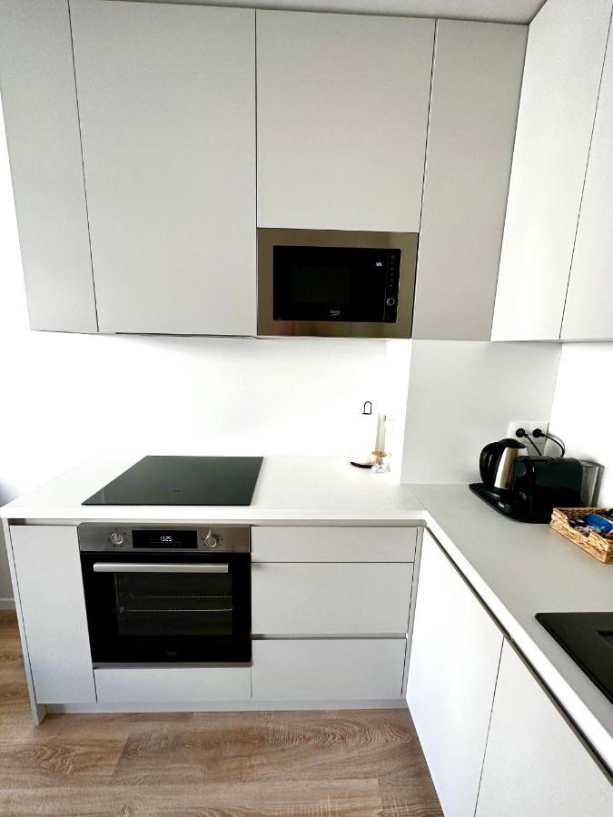 S Klimatizaciou A Balkonom Pri Letisku Bts Appartement Bratislava