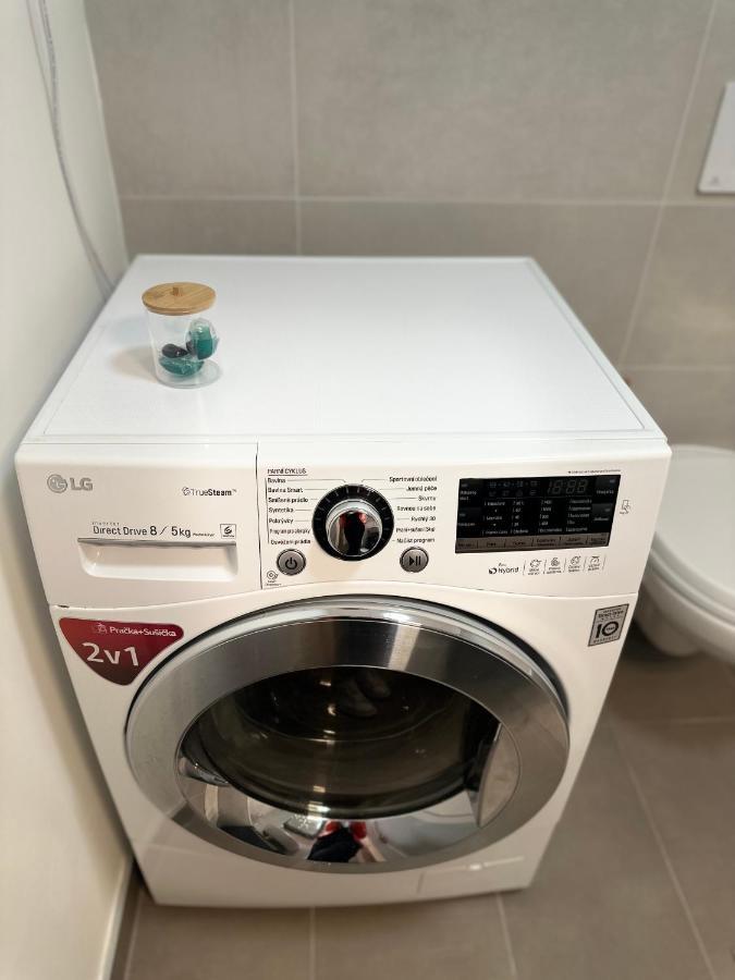 S Klimatizaciou A Balkonom Pri Letisku Bts Appartement *