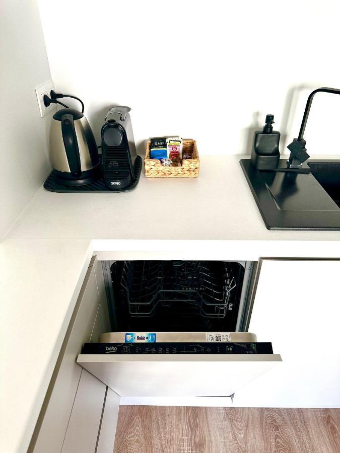 S Klimatizaciou A Balkonom Pri Letisku Bts Appartement Bratislava